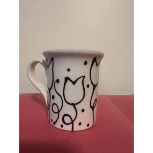 Barnes & Noble Booksellers black and white Tulip mug 12oz